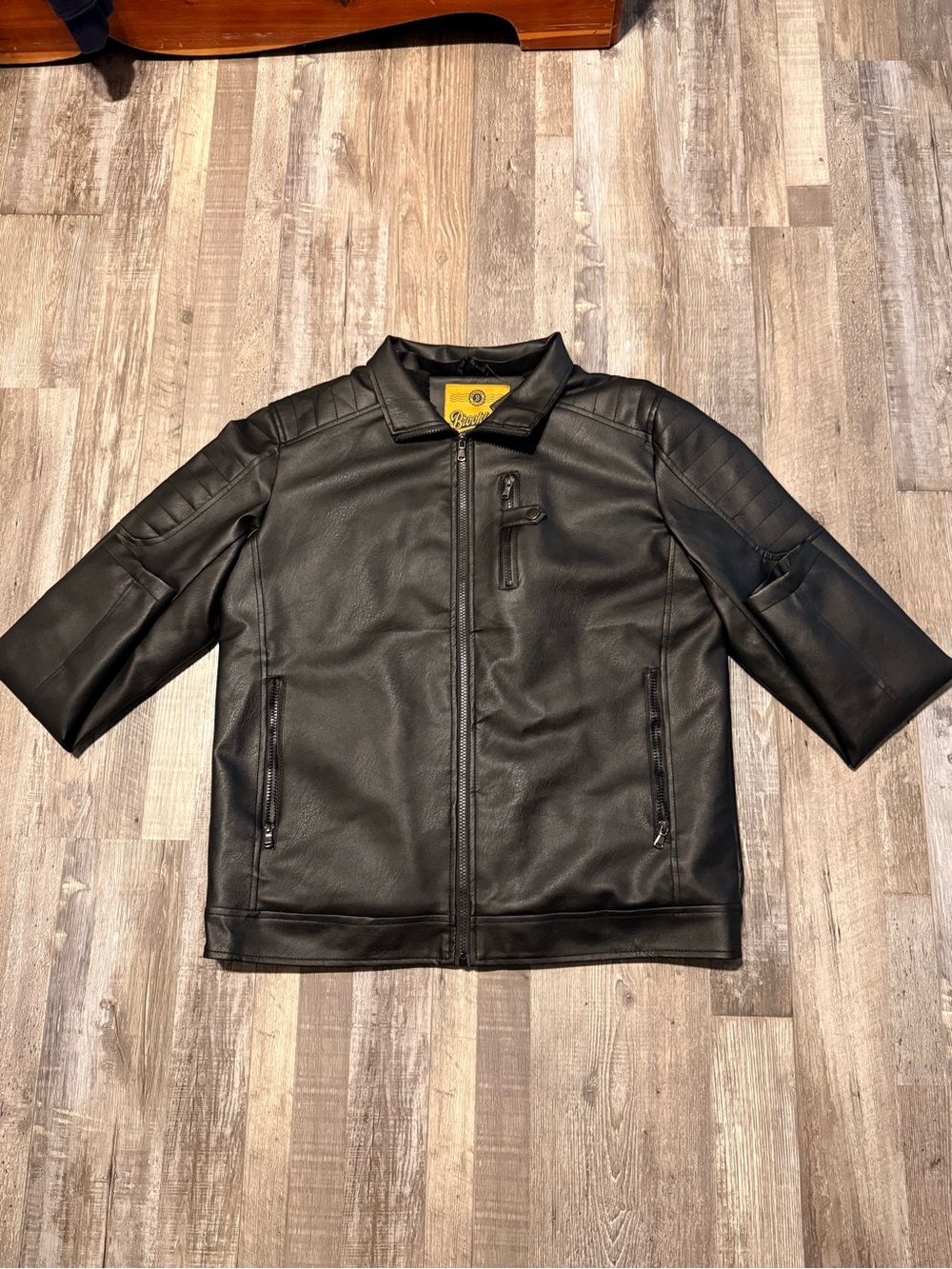 Men's Black Faux Leather Short-Sleeve Bomber Jacket